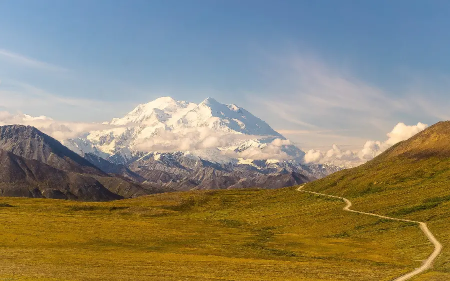  Incredible fresh pictures of nature and the view of a narrow and tiny road in the middle of the mountain and the mountains around it