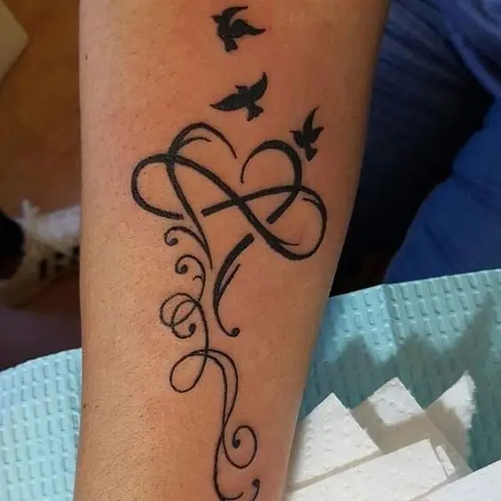 Stock photo of the most famous hand tattoo with an endless love design for the pattern 