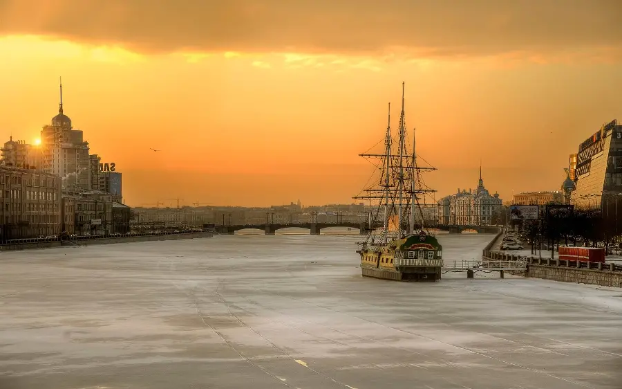 Download the background of the famous St. Petersburg sea with its ships
