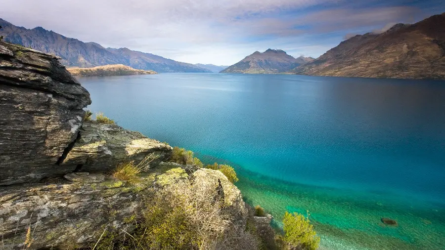 Interesting Background of Blue Sea in New Zealand for Desktop