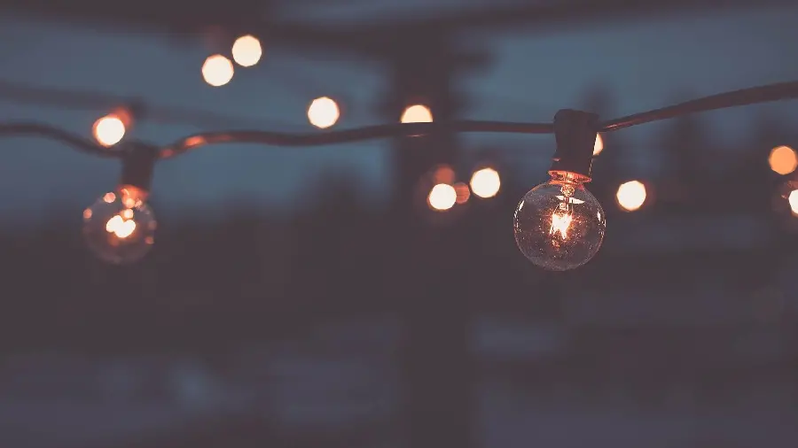 The most luxurious background of light bulbs for laptops