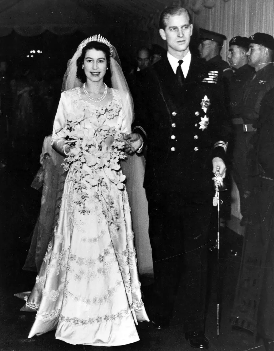 Old image of Queen Elizabeth's magnificent wedding in 1947