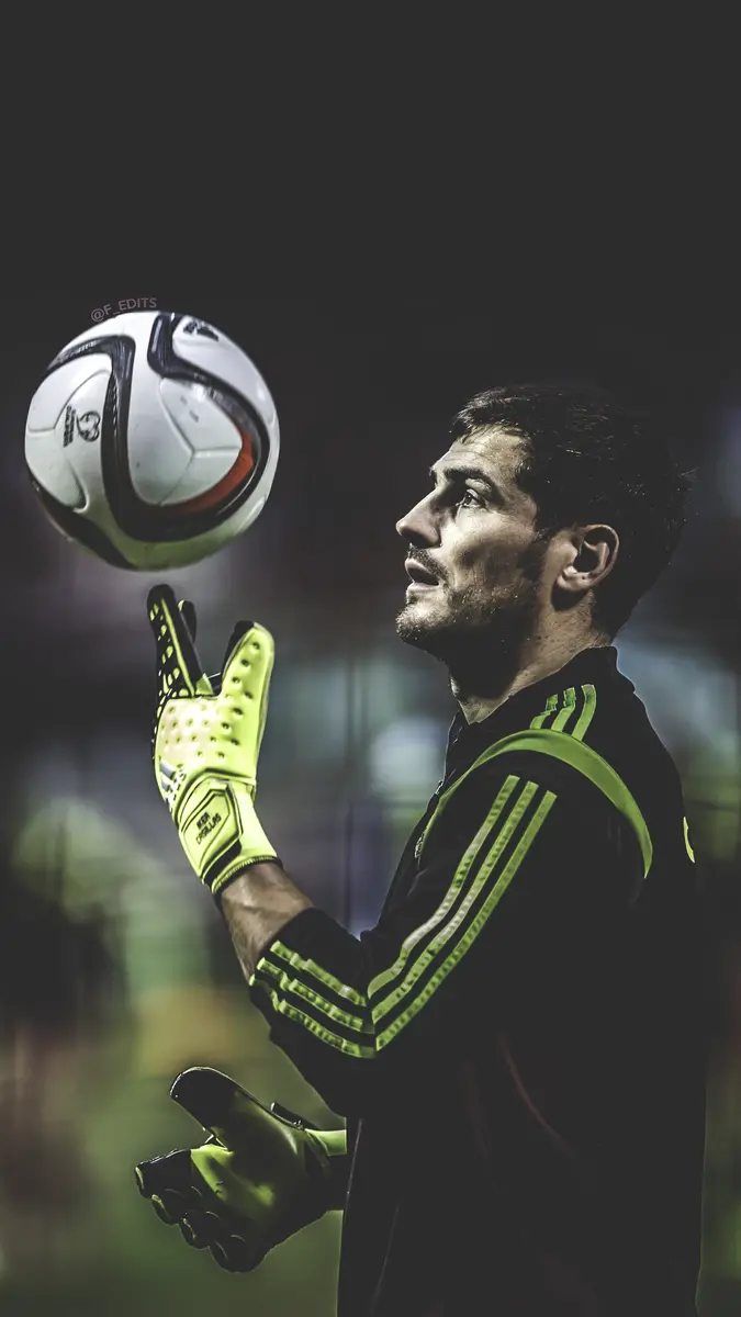 Real Madrid's Casillas with the ball on his finger for the background