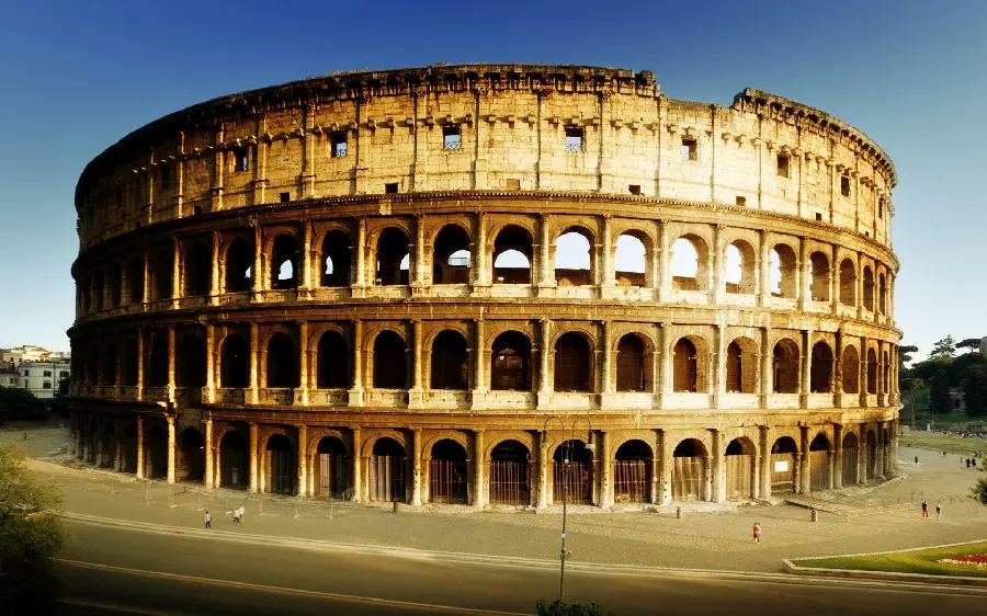 Download an ancient image of one of the most important tourist attractions in Rome, the Colosseum