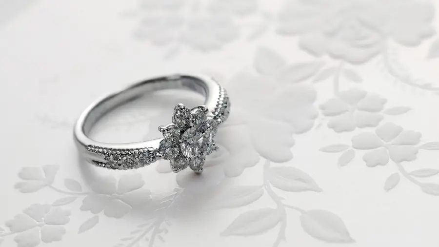 Download Lovely Wallpaper Diamond Ring Silver Flower Design
