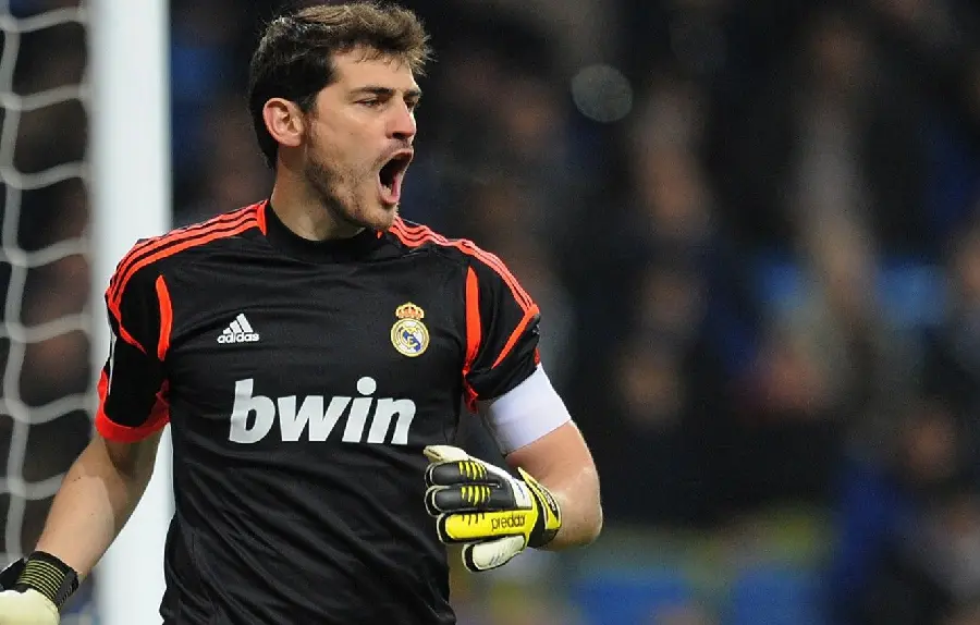 Real Madrid goalkeeper Casillas photo in black shirt