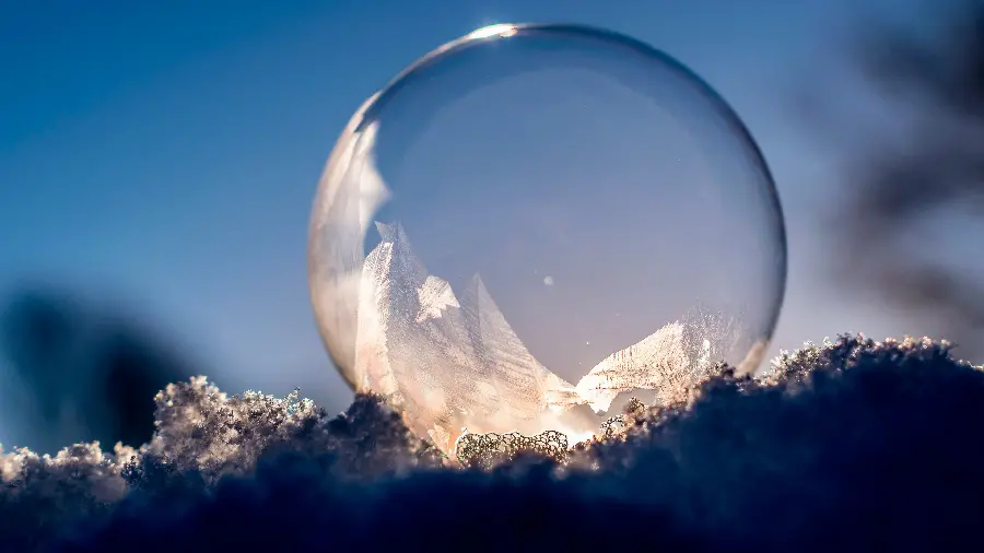 New wallpaper of a dreamy transparent ball with Ultra HD quality 