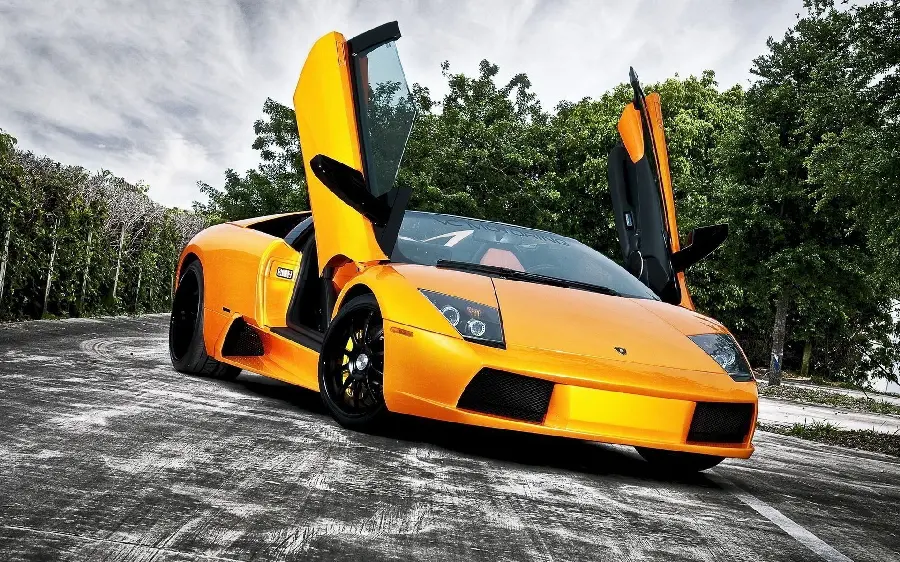 Spectacular yellow Lamborghini car wallpaper with open doors in 8k quality
