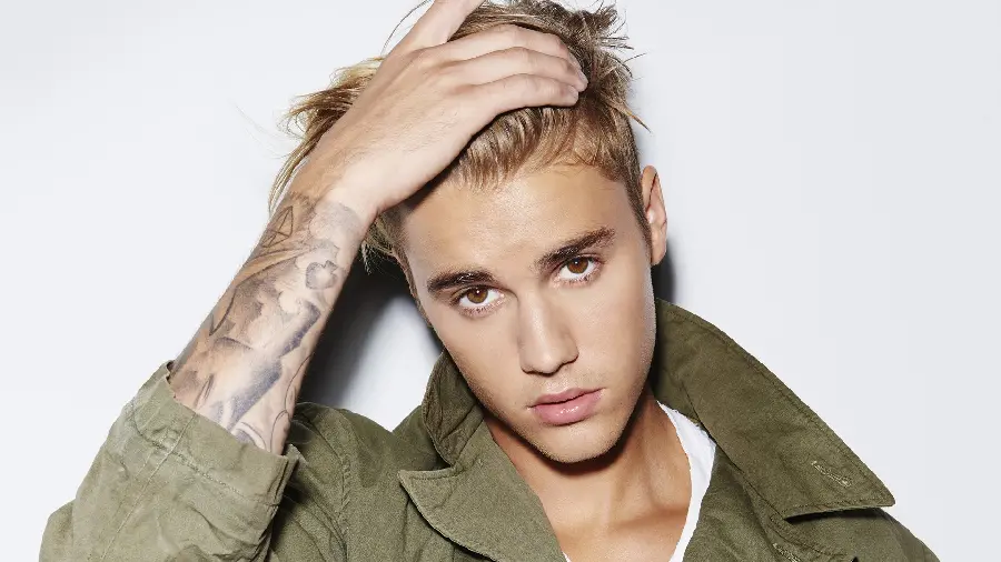 Full HD wallpaper of Canadian singer Justin Bieber for computer