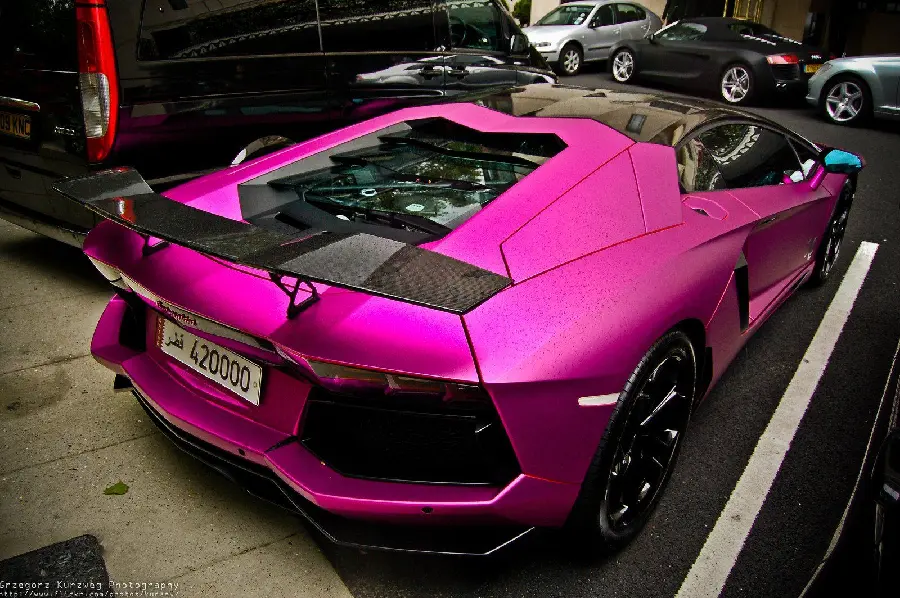 Download cool and attractive photo of Lamborghini car in purple color for laptop wallpaper