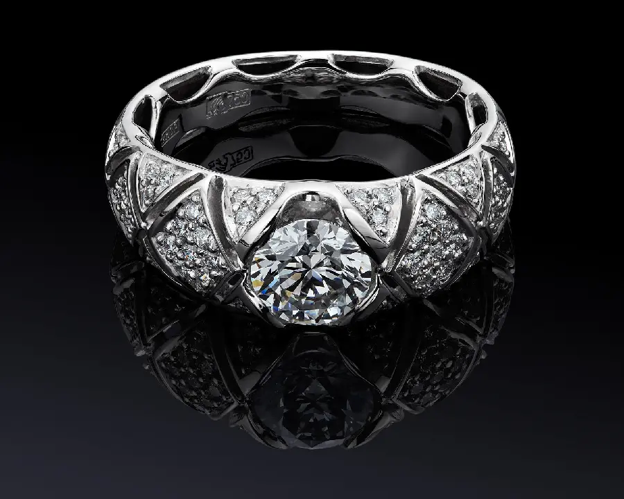 Download the background of a magnificent diamond ring in silver on a black mirror background