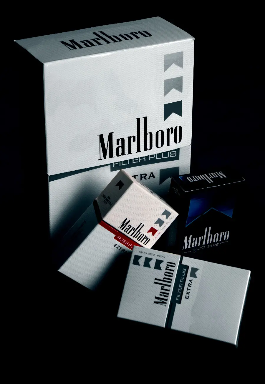 Marlboro cigarette box picture with gift with FUII HD quality