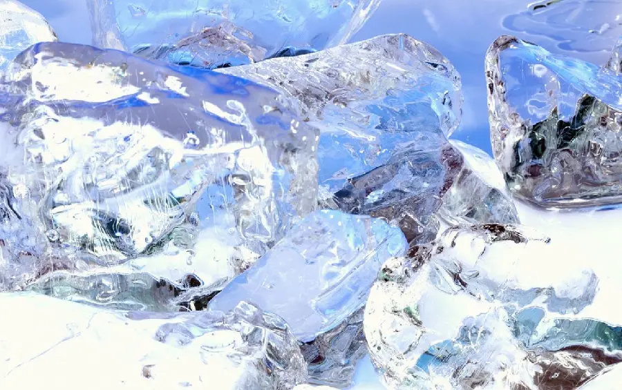 Download spectacular holographic and cool ice wallpapers with the best quality for Windows 11