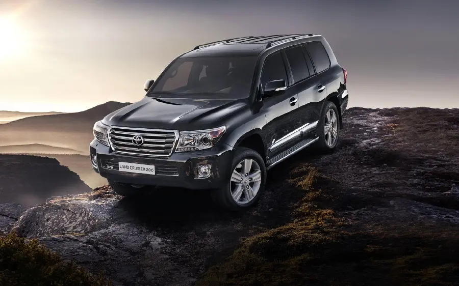 Download Toyota Land Cruiser SUV Wallpaper