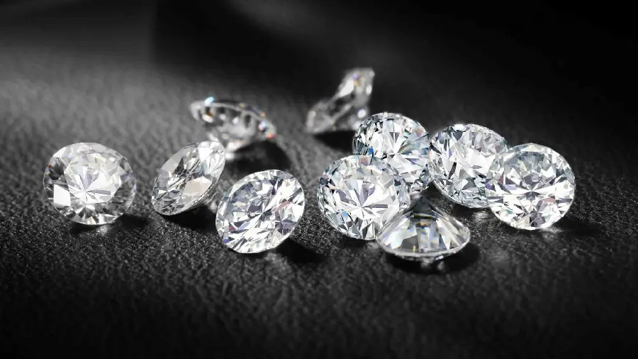 Download an exciting and amazing image of sparkling cuts of valuable diamonds for your profile