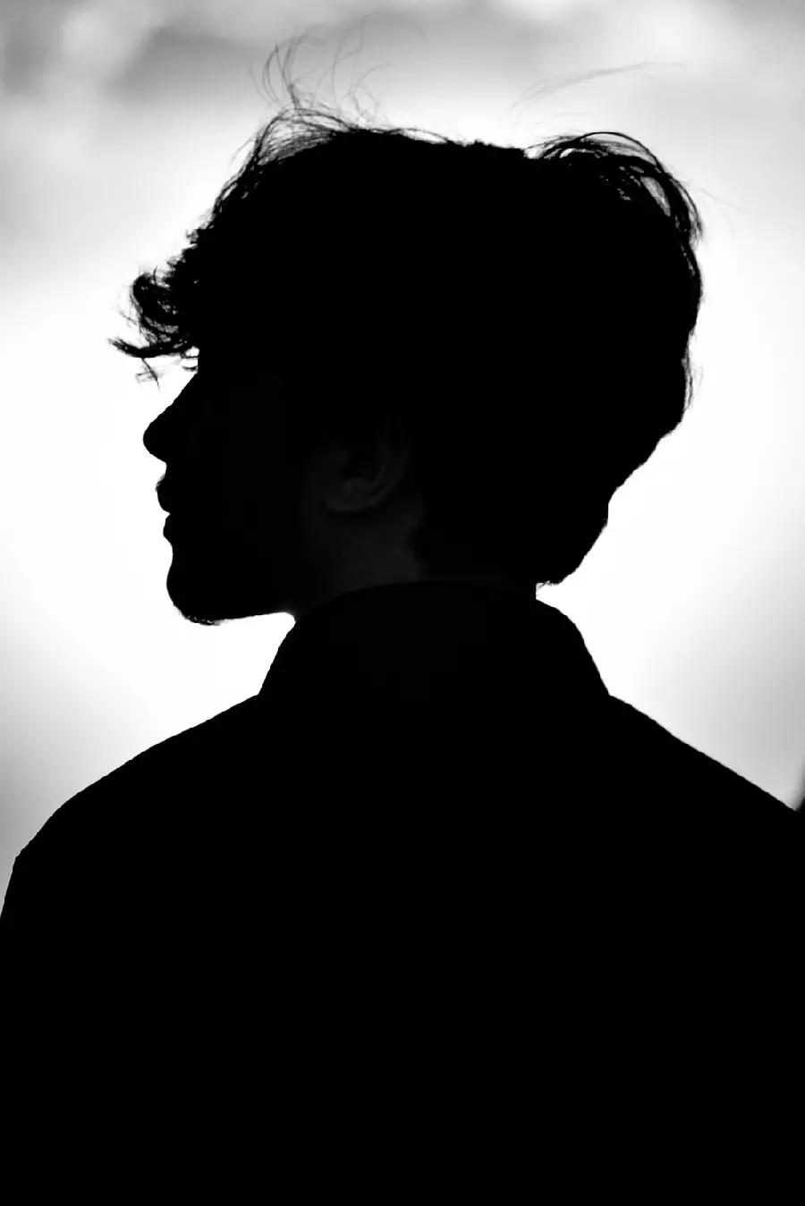 A stylish profile photo of a boy in a high-quality profile