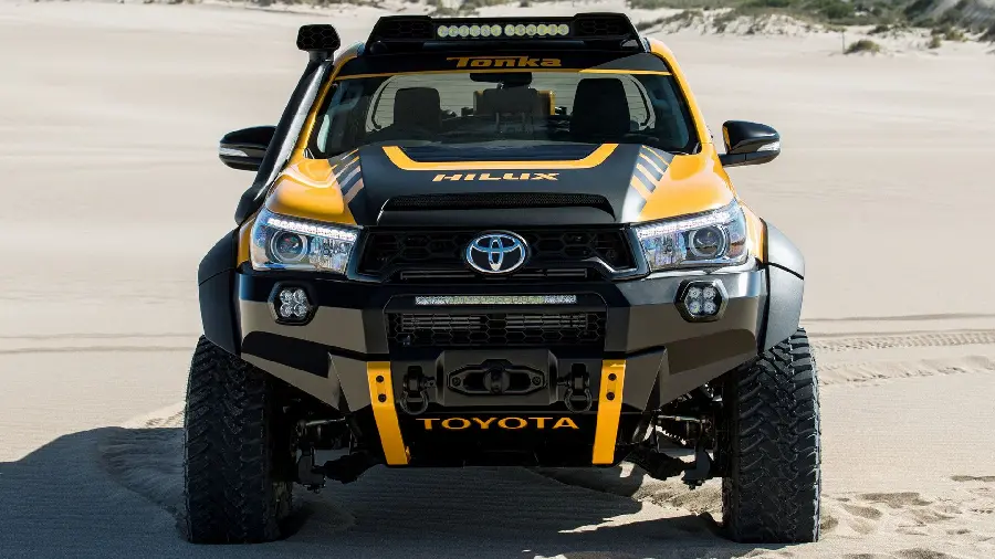 High Quality Vector HD Yellow Toyota Hilux for Desert Climbing