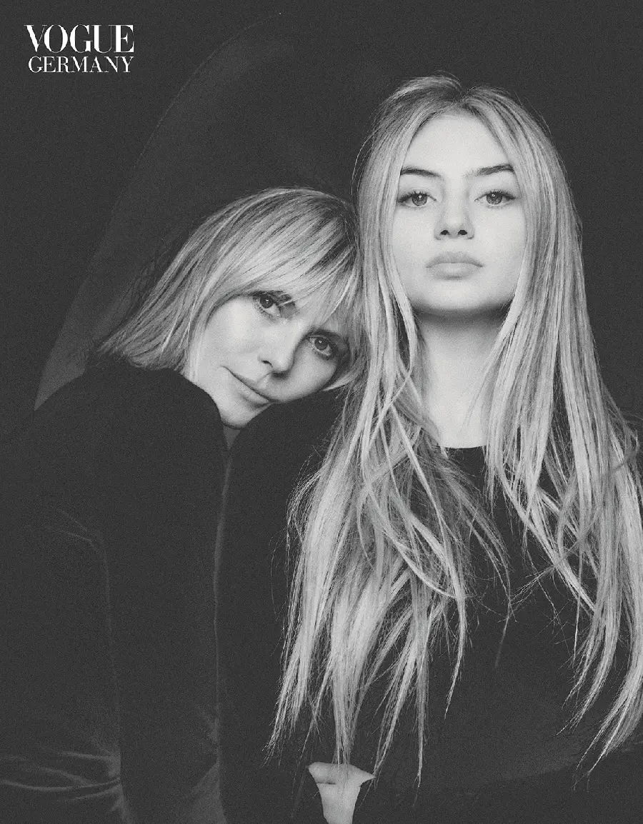Attractive The most beautiful picture of Leni Klum and her mother Heidi Klum together with a special and spectacular angle 