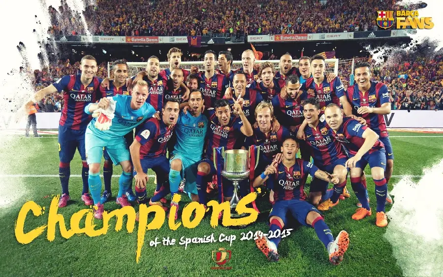 Controversial photo of Barcelona team members with the World Cup in their arms