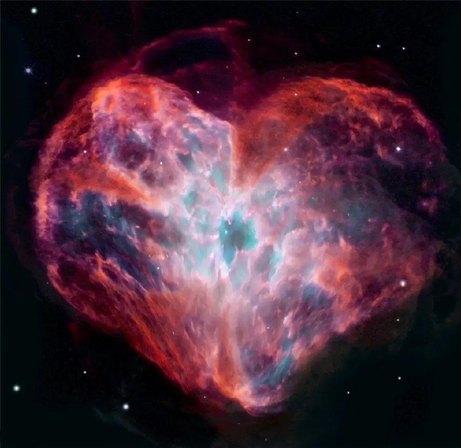 Spectacular and Large Heart Nebula Tablet Wallpaper HD