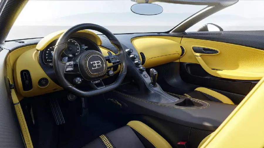 Photo of the interior and dashboard of the Bugatti Mistral