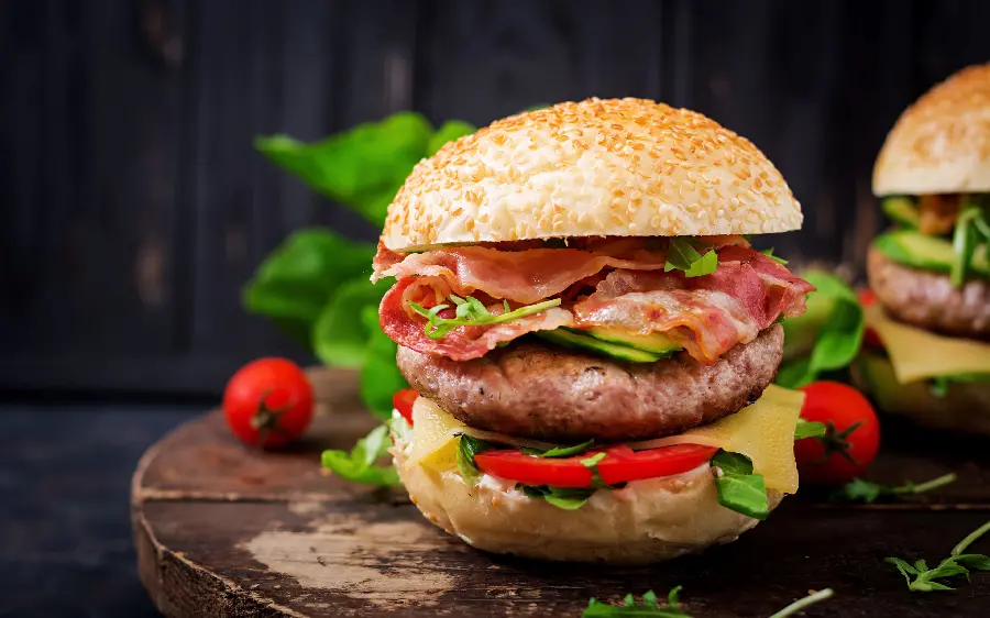 Minimal Meaty Hamburger Close-up for Restaurant Listing