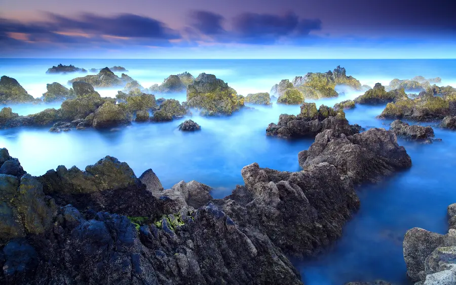  Amazing pictures of nature Incredible and strange view of large black rocks in a blue space