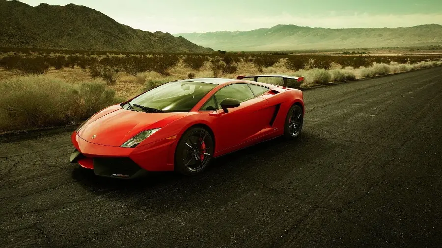 Unique View of Red Lamborghini Gallardo for Windows 12 Background