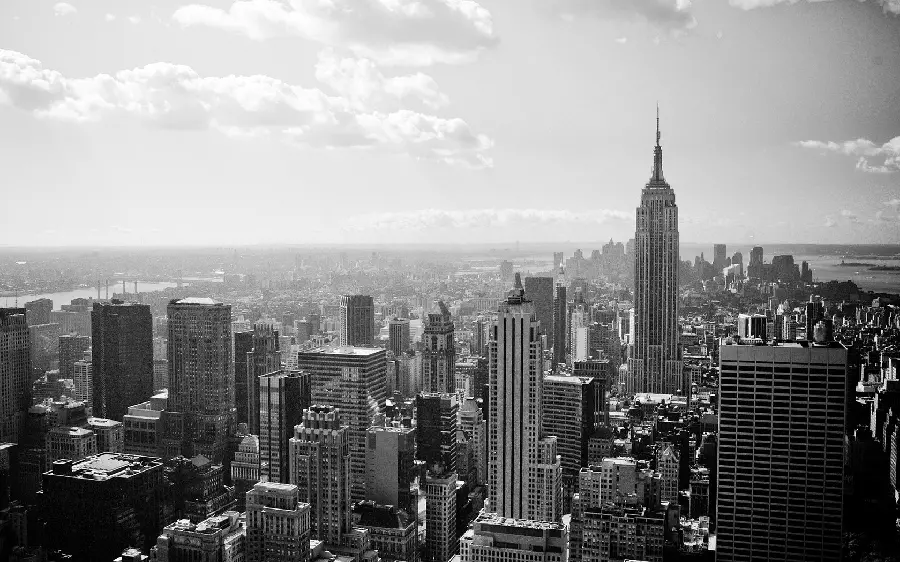 Magnificent background of the black and white city in excellent quality for Windows 11
