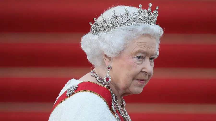 Picture Magnificent Queen Elizabeth with a red and white theme 