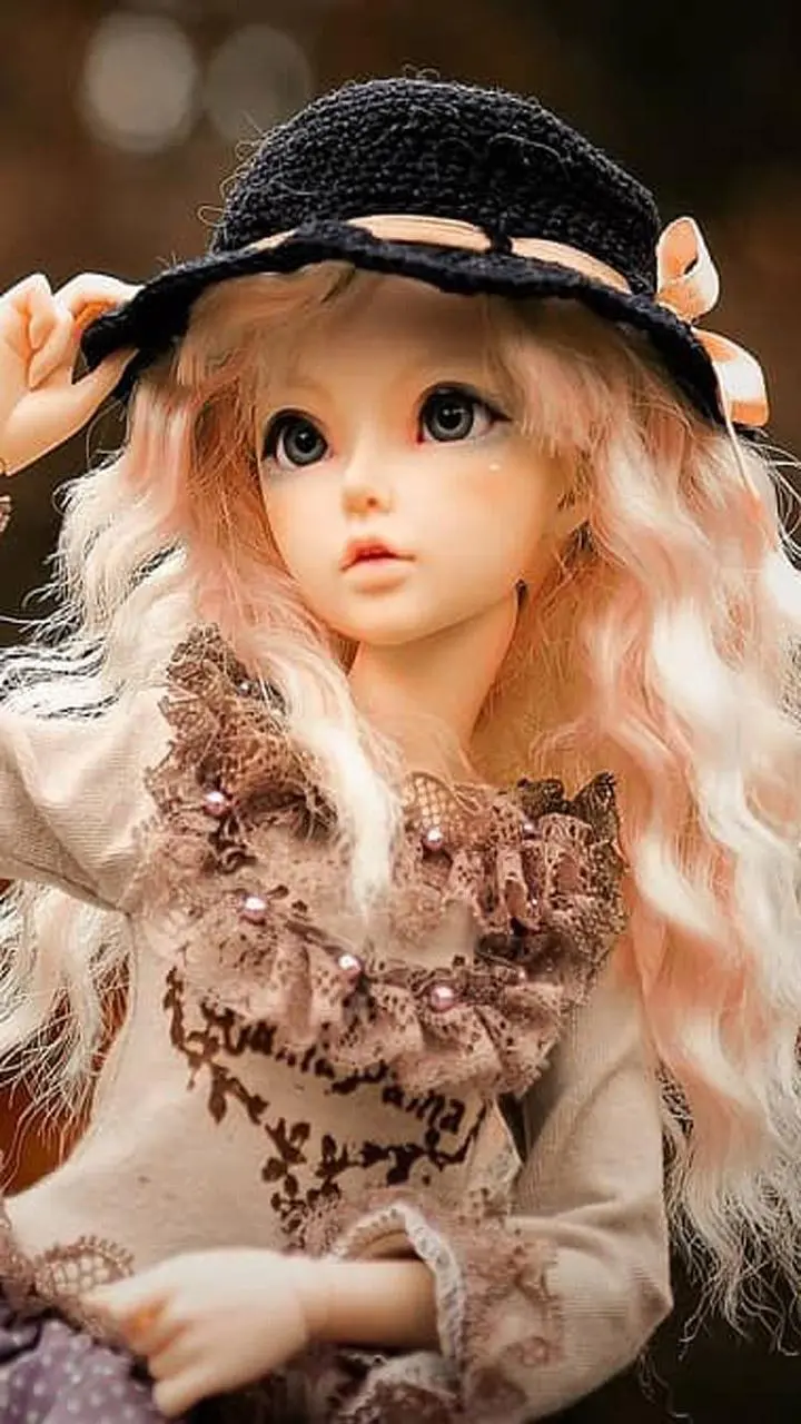 Girly Doll Wallpaper for Windows 10 and 11