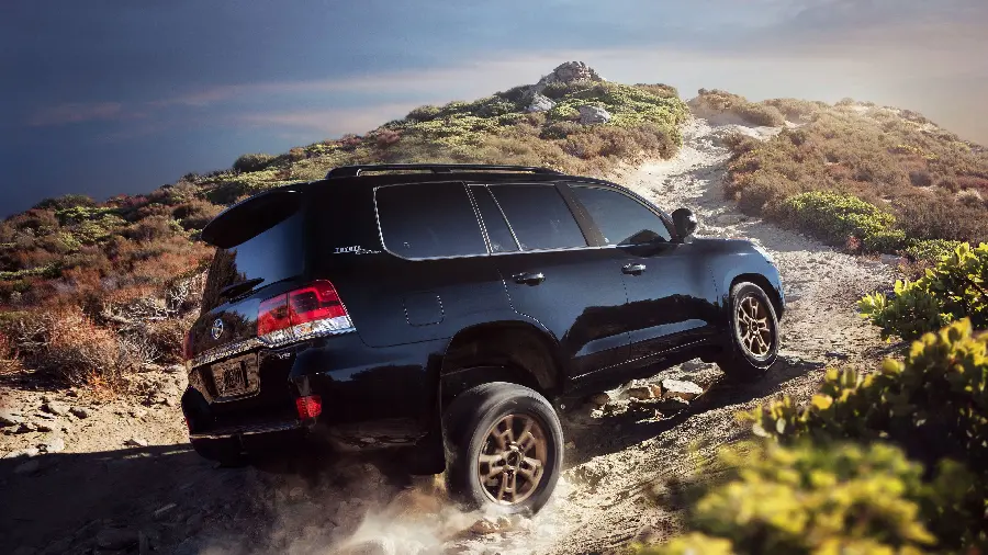 Beautiful photo for Toyota Land Cruiser car fans