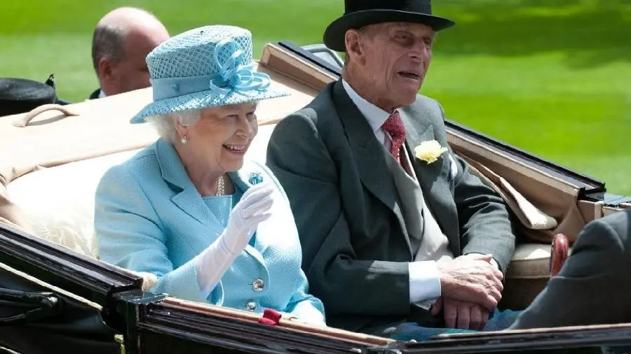 High-quality image of Queen Elizabeth of Great Britain with her husband 