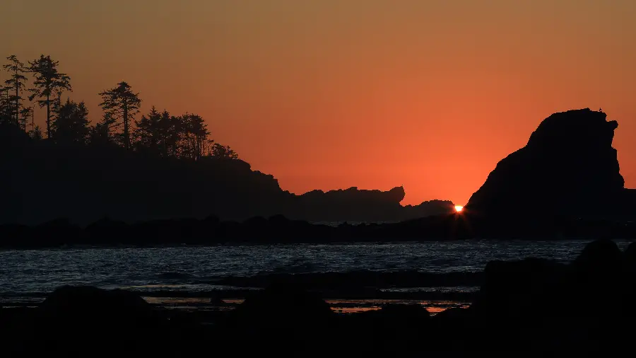 Incredibly beautiful stock photo of a stunning sunset at the sea