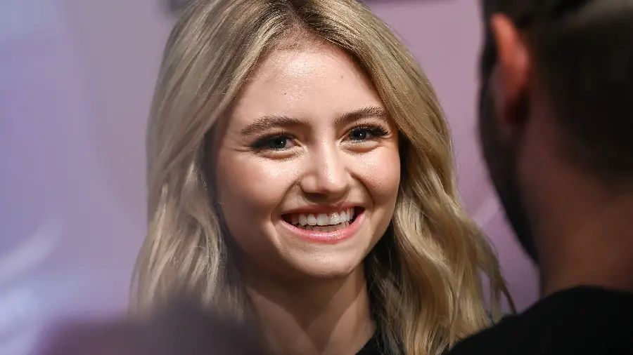 Beautiful wallpaper of Leni Klum with the best quality for the computer 2022