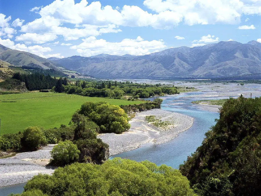 The latest laptop wallpaper with pristine New Zealand nature
