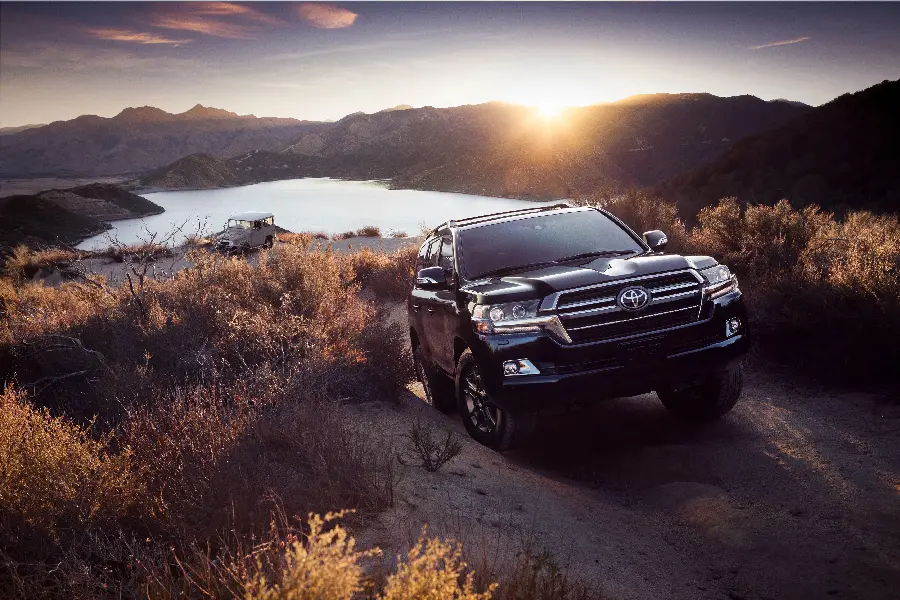 Toyota Land Cruiser SUV Wallpaper Full HD