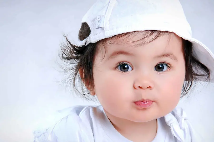 Wallpaper with salt of a little boy and a tupeli in Full HD quality