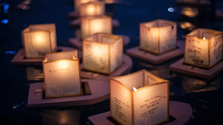 Best Laptop Background with Beautiful Paper Candles Design
