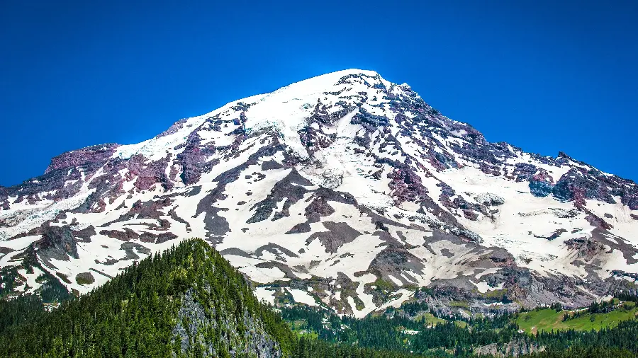 Beautiful poster of a large snowy mountain landscape in full HD quality