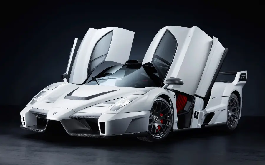 Exceptional Profile Picture of Ferrari Enzo Silver Suitable for Telegram