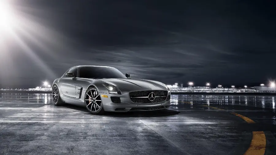 Download magnificent background of gray Mercedes-Benz under the lights and by the port