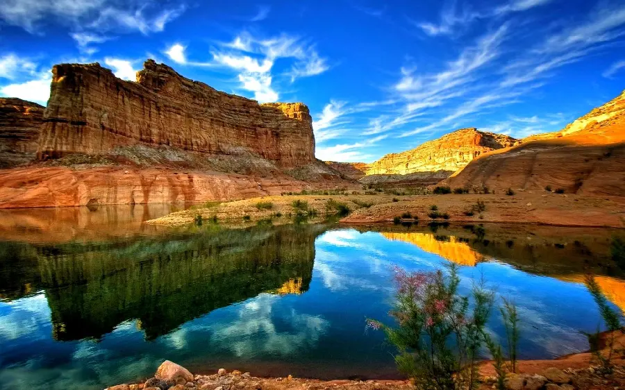 Magical view of rocky nature around the sea suitable for WhatsApp and Telegram profiles 