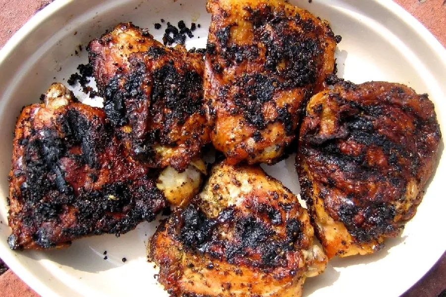 Delicious roasted chicken pieces background for laptops and computers