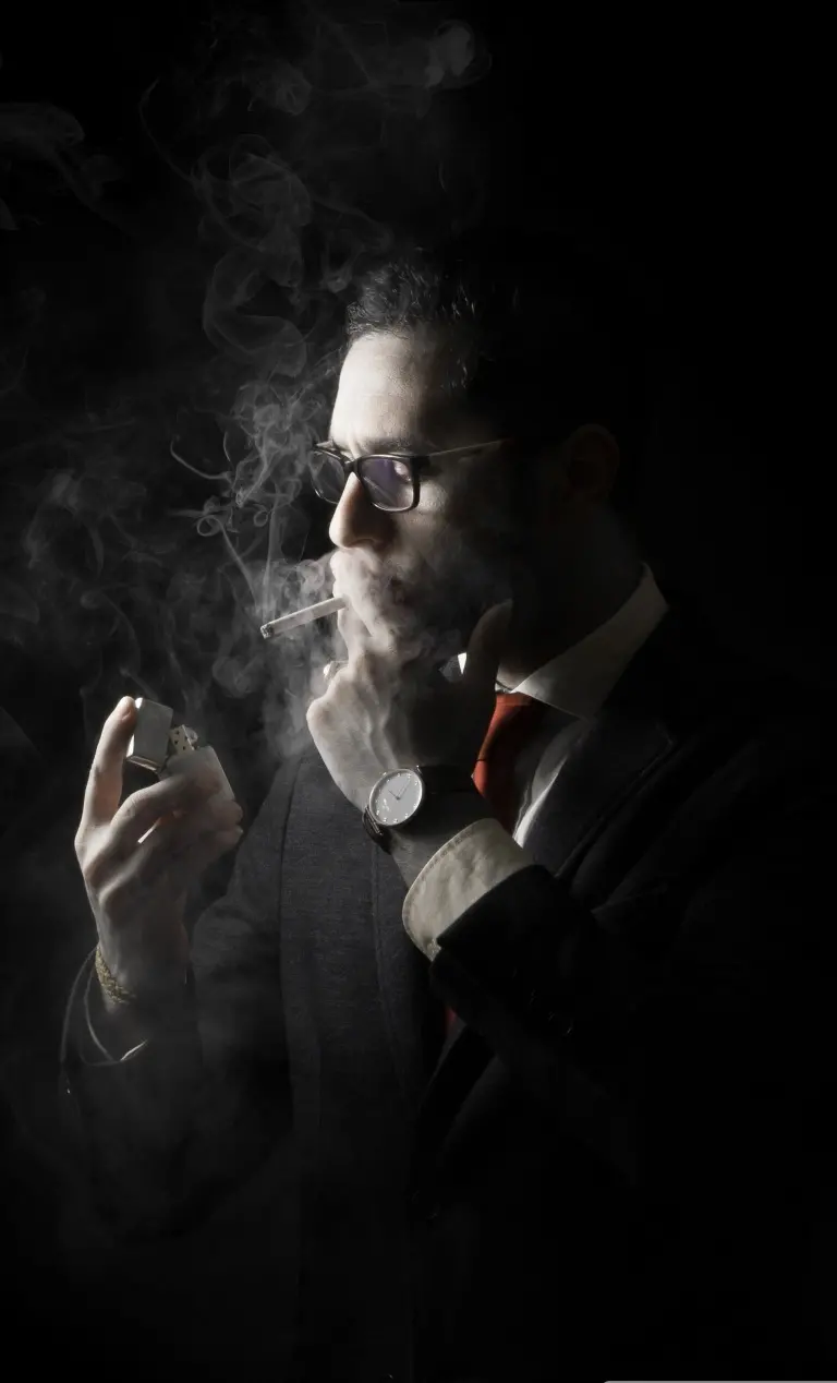 The most mysterious smoker profile photo for Instagram 