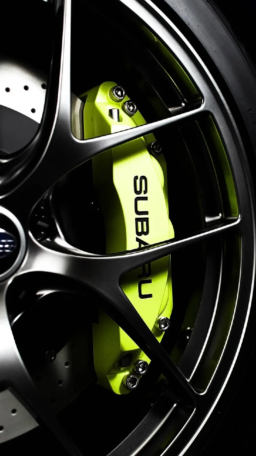 Green and black rims in a cool and high-quality 2022 look