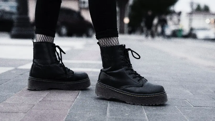 Ideal wallpaper of black girls' ankle boots for your computer 