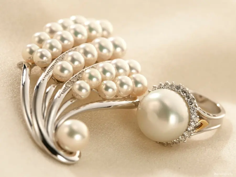 Download Stylish Wallpaper of Marawid Nazan Jewelry for Beautiful Ladies