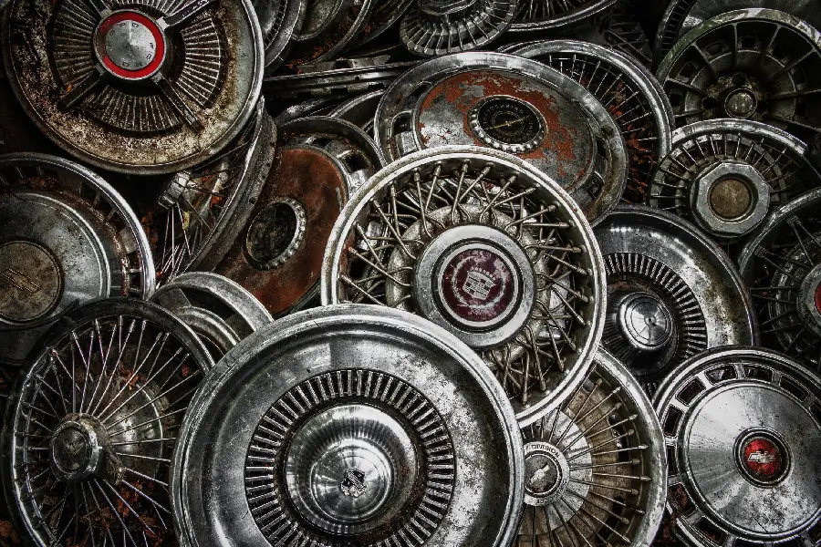 Pure profile photo of Antique and old car rims 