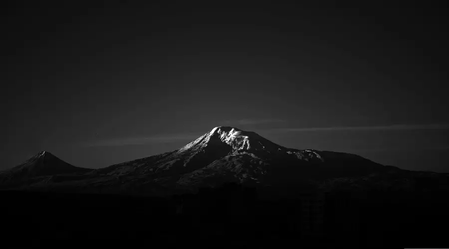 The Latest Black and White Mountain Background for Laptops and Computers